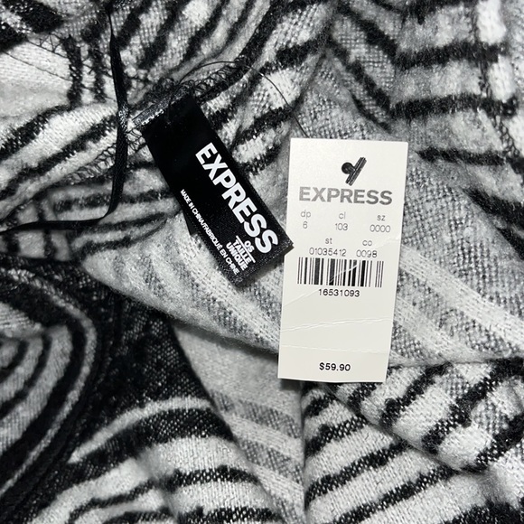 Express • Poncho - Picture 4 of 4